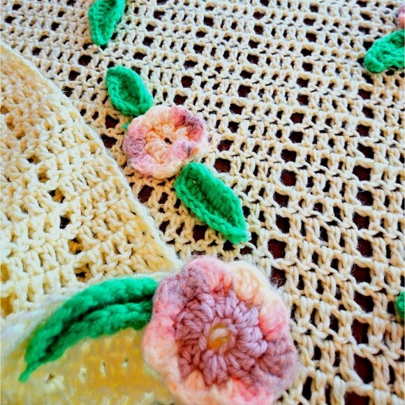 Vintage Crochet Yellow Floral Blanket Topper 70 x 80 Handmade Afghan & Flowers - Picture 10 of 13